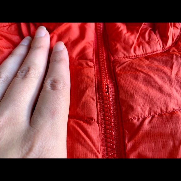Women’s Small Red/Orange Arcteryx Cerium LT Hoody - Picture 2 of 5